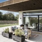 Biokominek Aeris Hanging Black with Stainless Steel Cocoon Fires