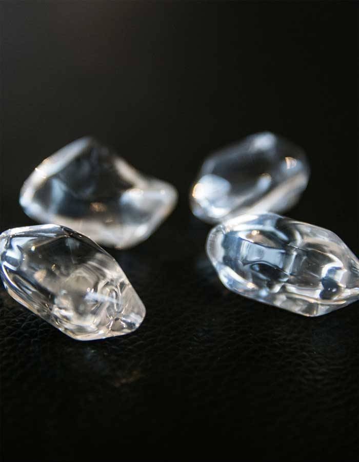 Kamienie dekoracyjne Fire Glass kryształ transparentny Kratki - 1 kg